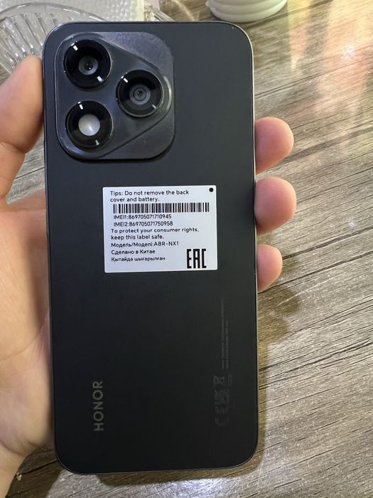 HONOR 400  lite sotiladi.