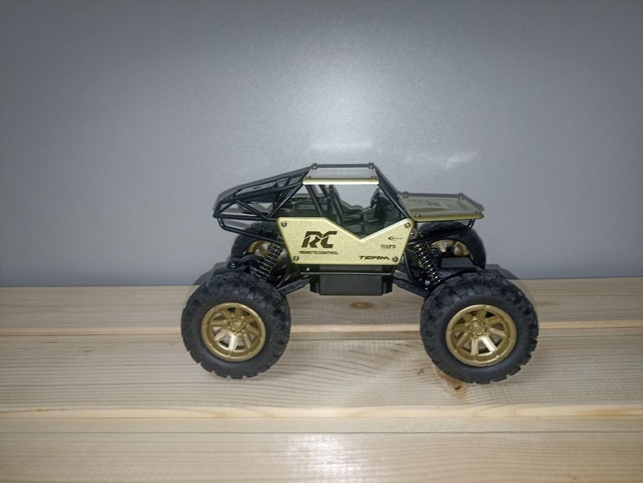 Машинка на радио управлении