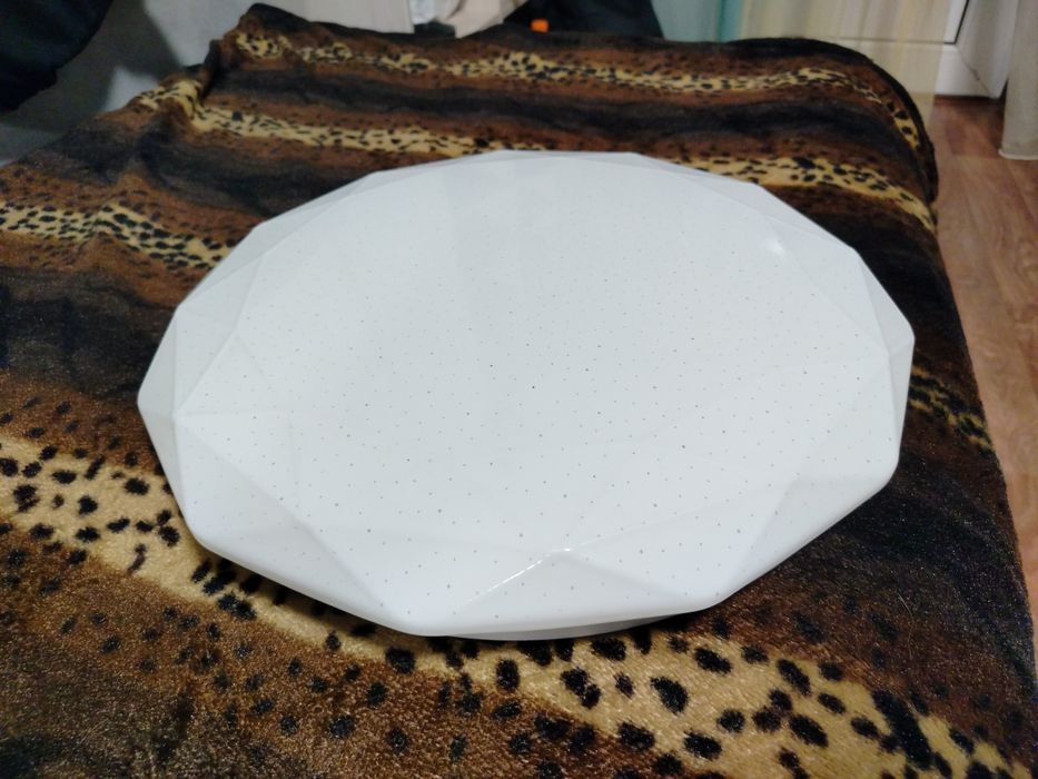 Потолочная лампа