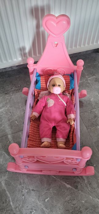 Set bebeluș cu pătuț 100lei