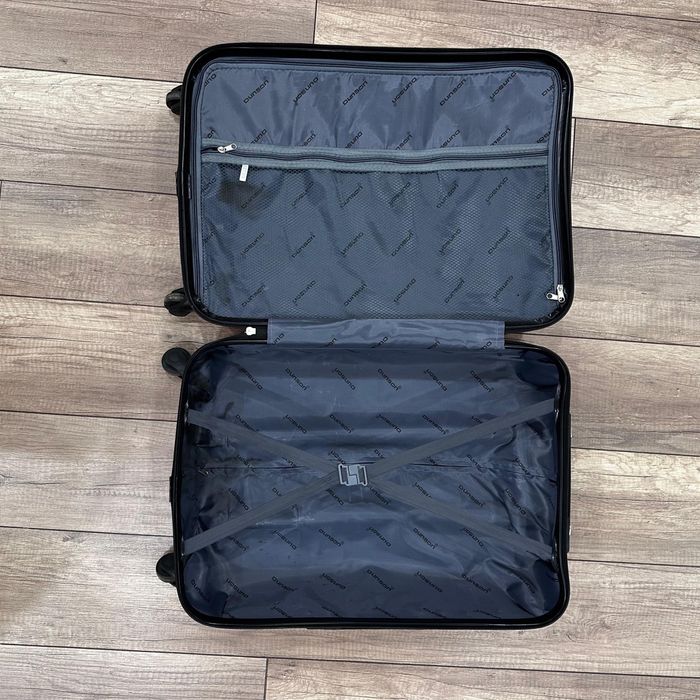 Чемодан дорожный