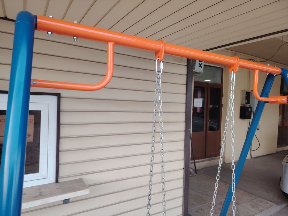 Металлические качели детские