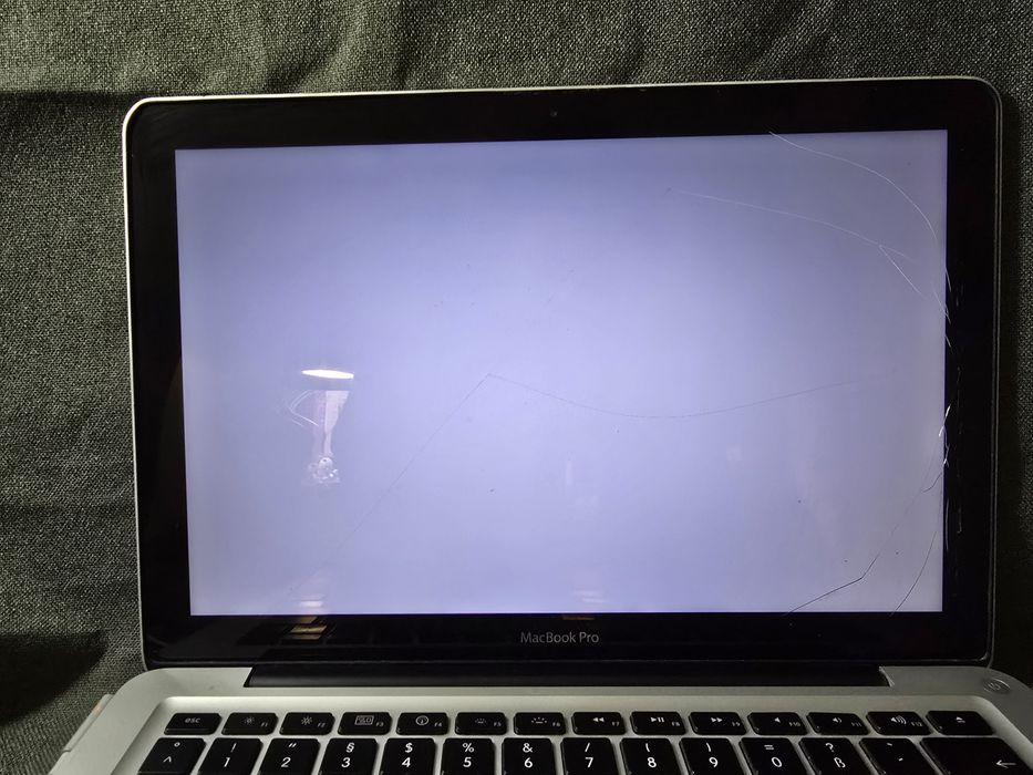 MacBook Pro 2011 за части 13 inch