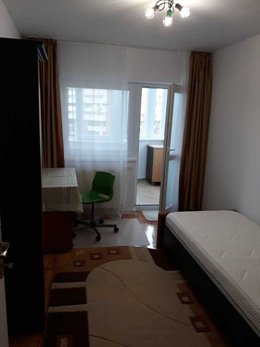 Proprietar, închiriez apartament 3 camere ultracentral