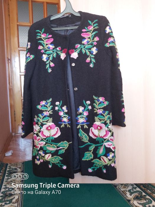 Продам женское пальто Dolce Gabbana