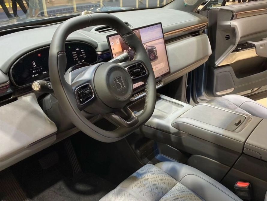 Zeekr 7x 2моторная на брембо тормозах