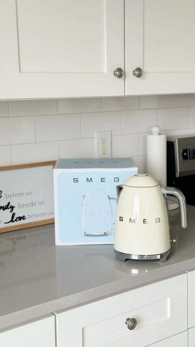 Электрочайник SMEG KLF04PBEU