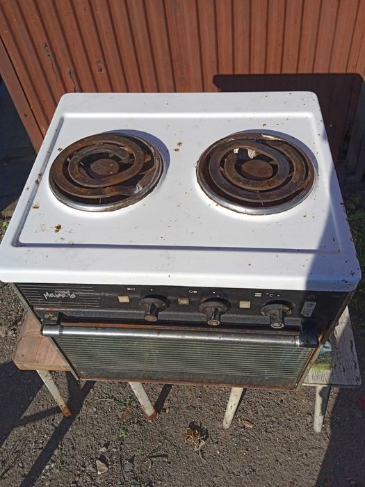 Продам электрическую плиту