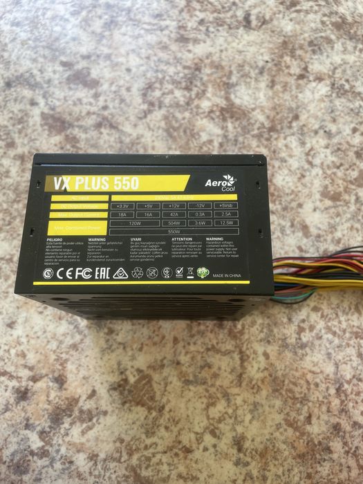 Продам блок питания AeroCool 550w