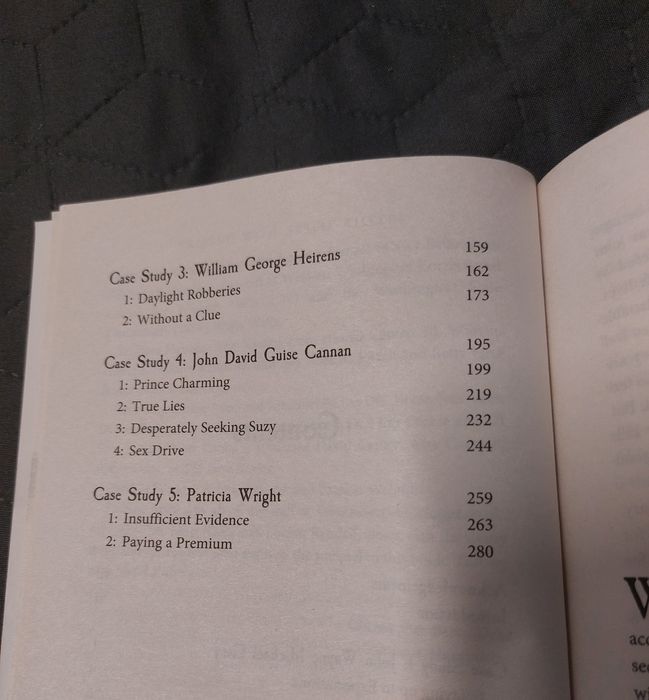 Carte în engleză, "Talking with Serial Killers"