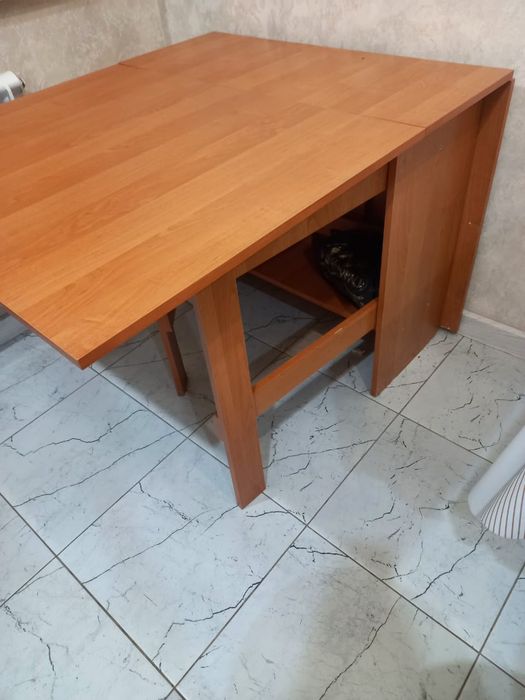 Отдам даром стол