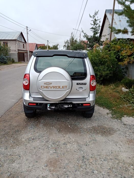 Автомобиль Шевролет Нива