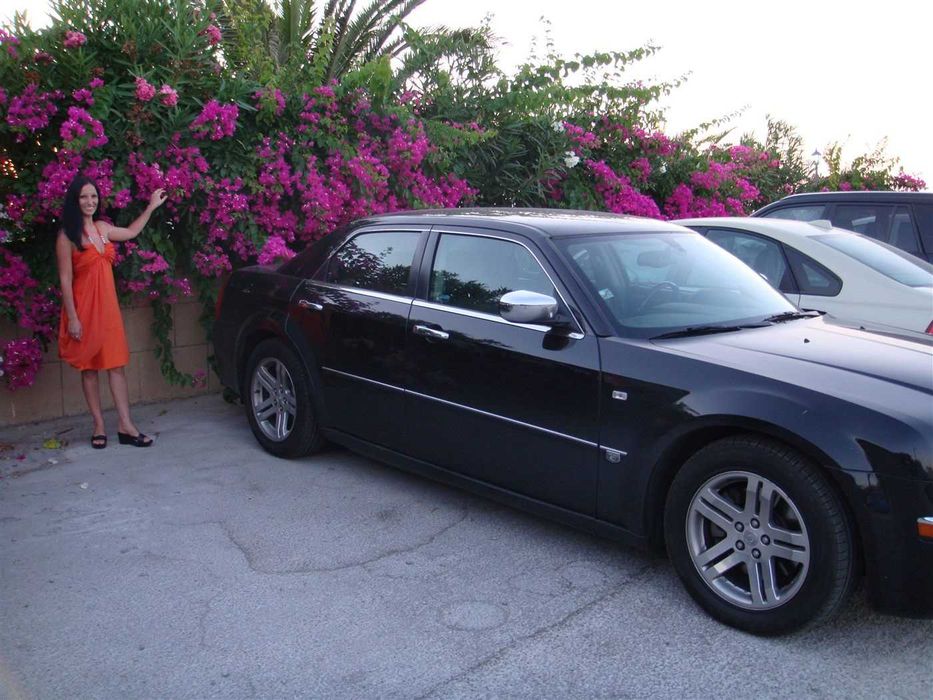 Chrysler 300C 5.7 HEMI V8 2005 - бензин, гаражен