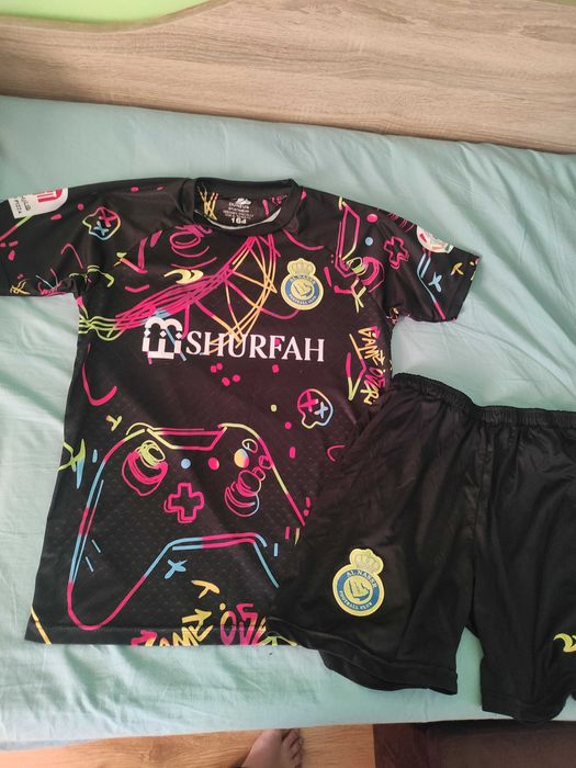 Футболни екипи на любими футболисти - 4 броя, за ръст 164