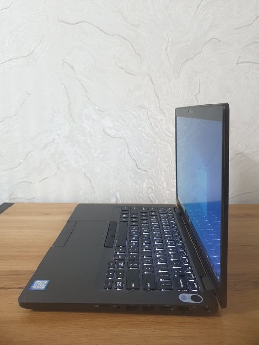 Dell i5-8365u 8/256gb