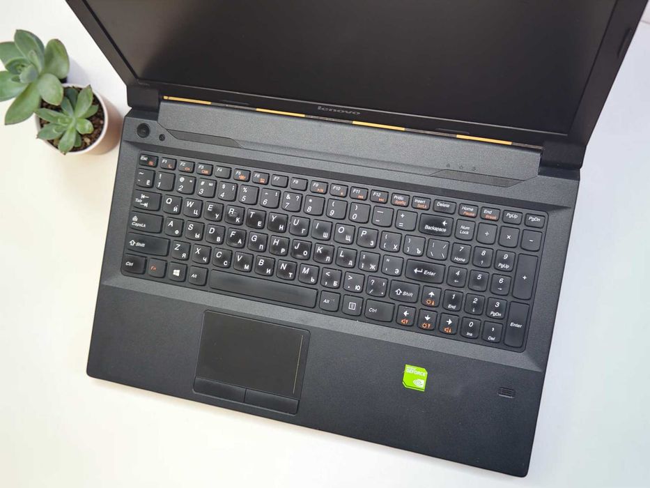 Lenovo I7 ОЗУ 8Гб SSD+HDD