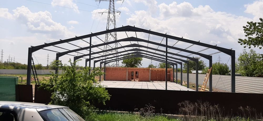 Vand hale metalice pentru comenzi