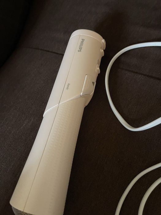 Въртяща четка Philips BHA735 с горещ въздух ,сешоар-маша.