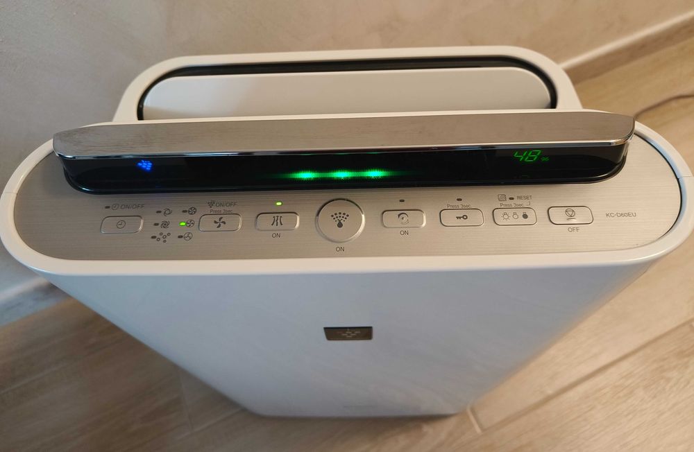 Purificator aer / umidificator Sharp KC-D60EUW