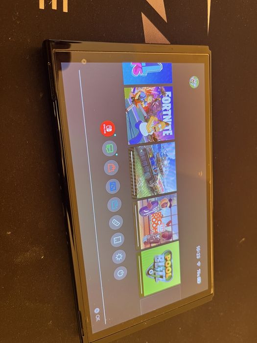 Nintenfo switch OLED + игра SpoungeBob и още инсталирани игри