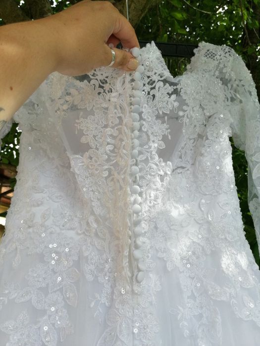 Rochie de mireasa impecabila cu trena