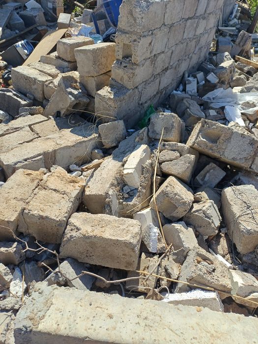 Бут камень фундаментке