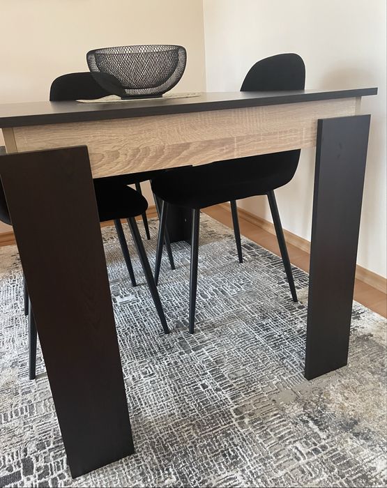 Трапезна маса+4 бр.столове(като нови)