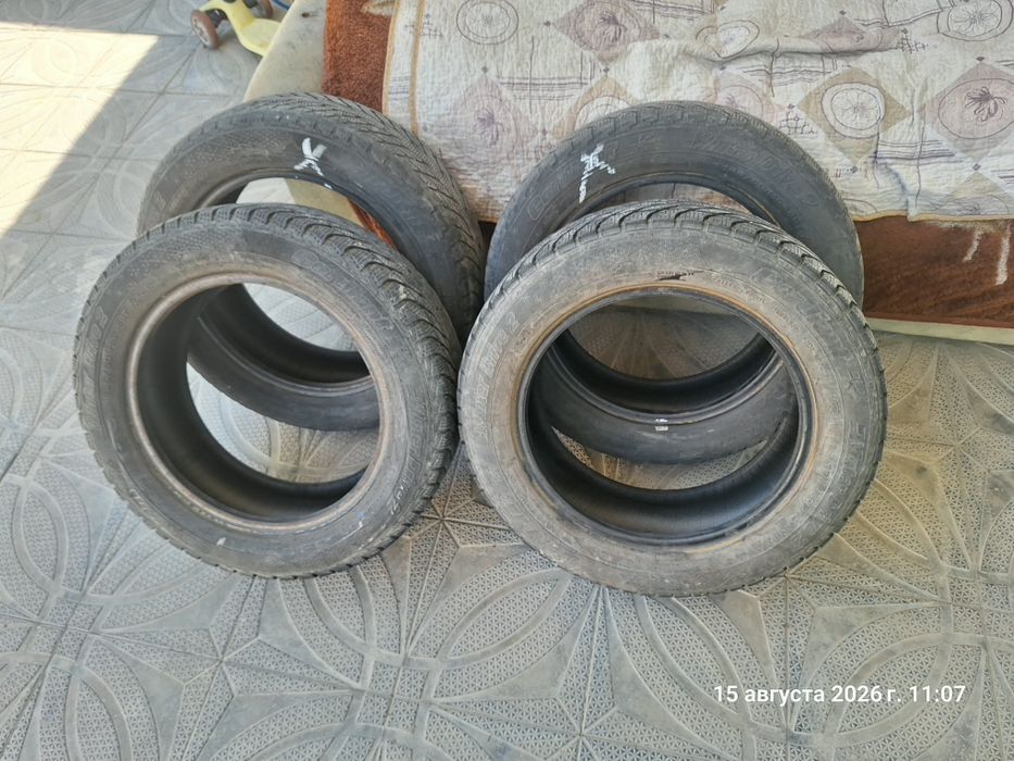 Продается зимние покрышки