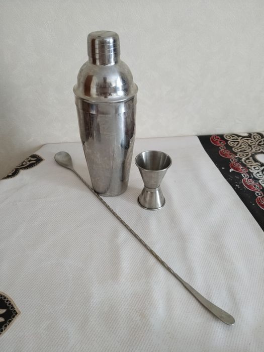 Посуда для бара, шейкер, гейзер, ложка
