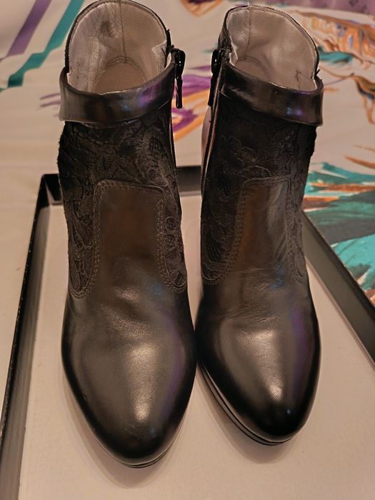 Botine din piele naturală