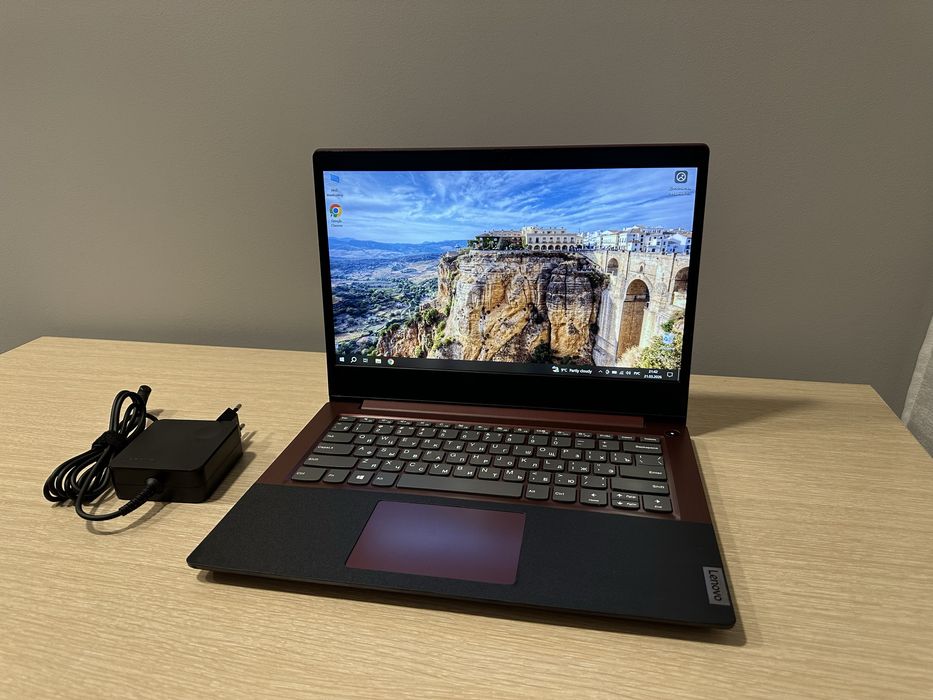 Мощный ноутбук Lenovo Core i3 10gen, 8GB, SSD + 512GB
