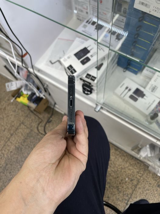 Продам iPhone 14 256GB