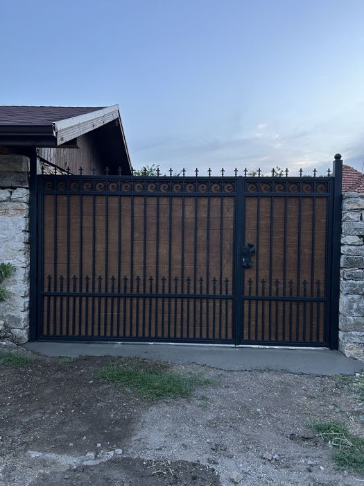 Метални входни врати за дома и индустрията