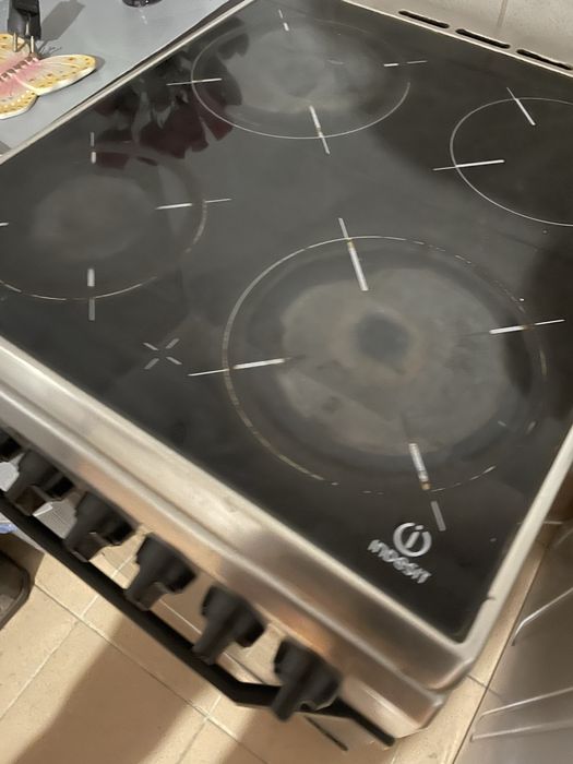 Продавам готварска печка с керамични конлони ИНДЕЗИТ