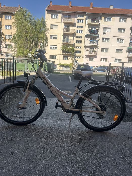 Bicicleta de fete