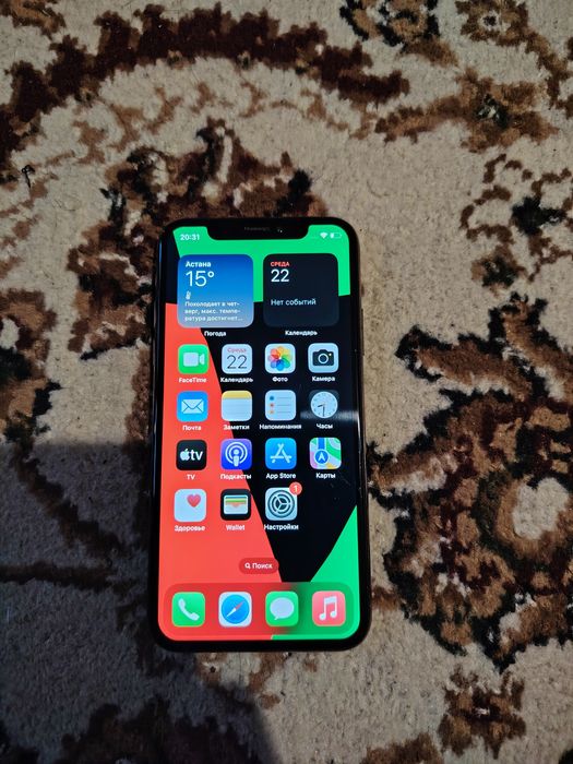 Айфон XS 64гб Акб 77 процентов.