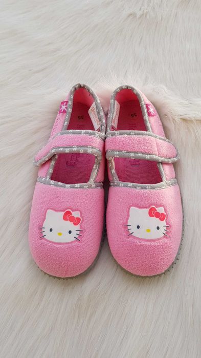 Нови пантофи Hello Kitty №35