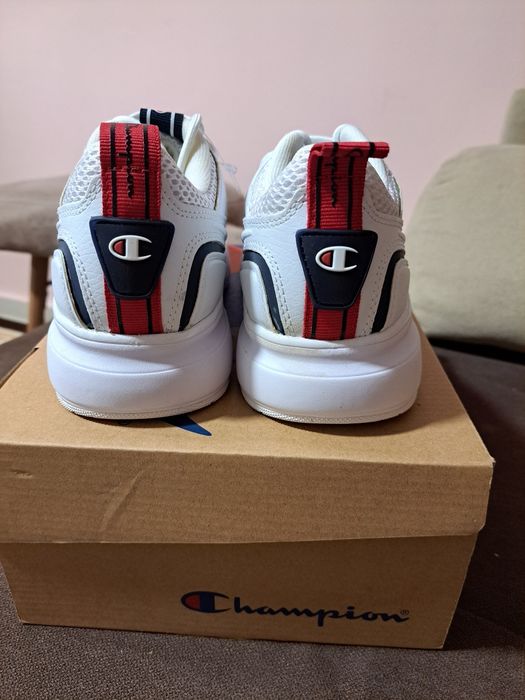 Бели маратонки Champion