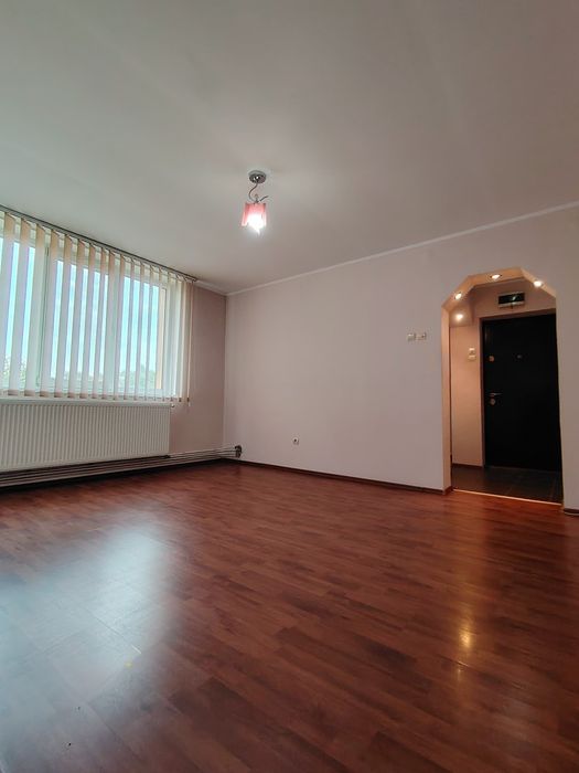 Apartament cu 2 camere de vânzare – zonă ultracentrală, renovat, Drăgășani