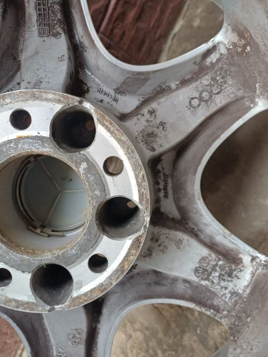 Продам зимние шины с дисками