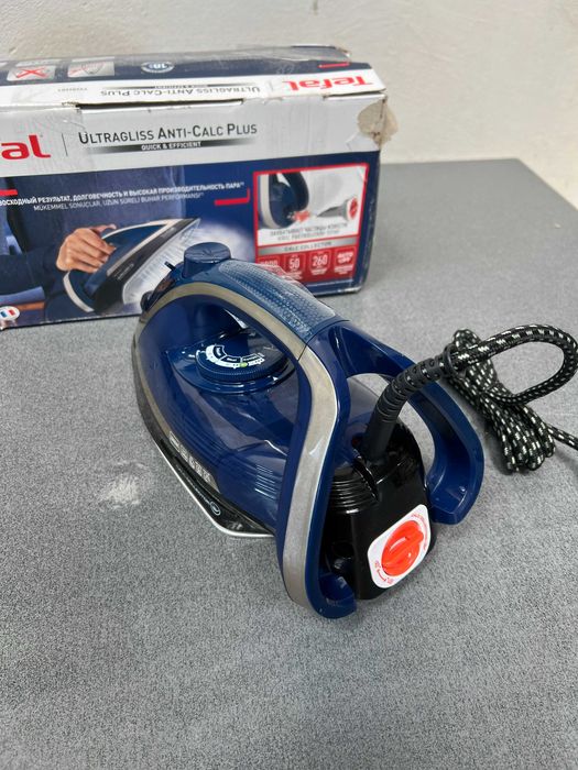 Парна ютия Tefal Ultragliss Anti-Calc Plus (FV6846) , 2800W