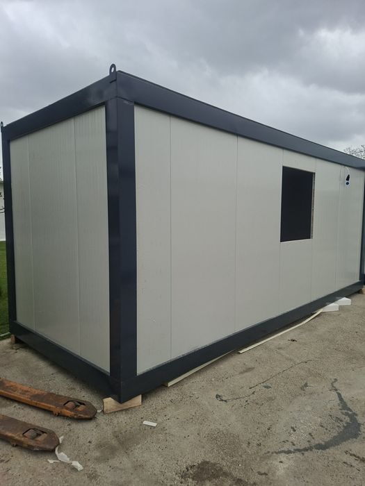 Containere modulare din panouri sandwich – soluții flexibile pentru spații moderne

Oferim containere modulare realizate din panouri sandwich, concepu