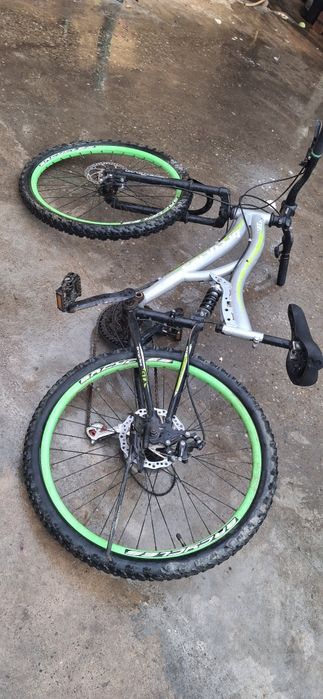 Vand bicicleta brcycles