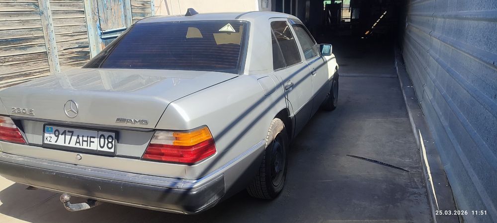 Мерседес 124 2.3
