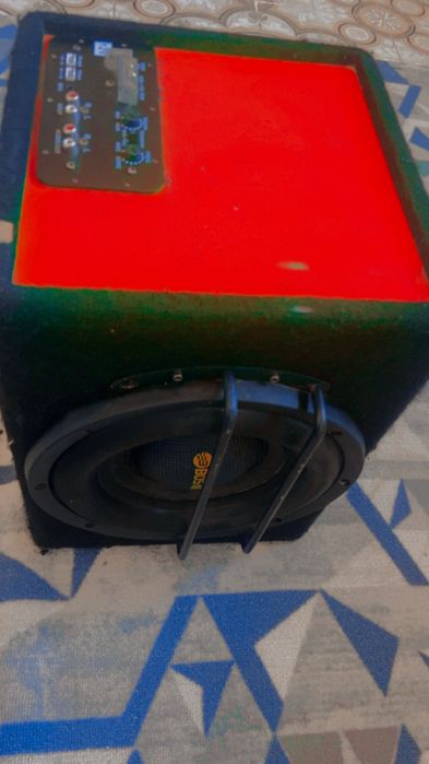 Сабвуфер хорошем состояний ,