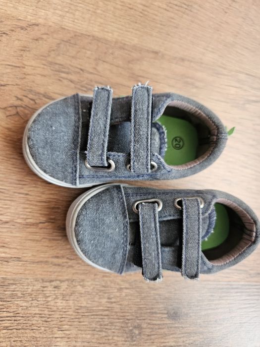 Пролетни маратонки