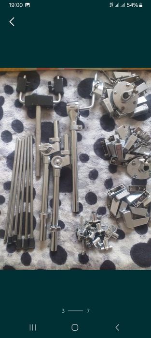 Vând stative tobe,pedale,console,prinderi, picioare etc