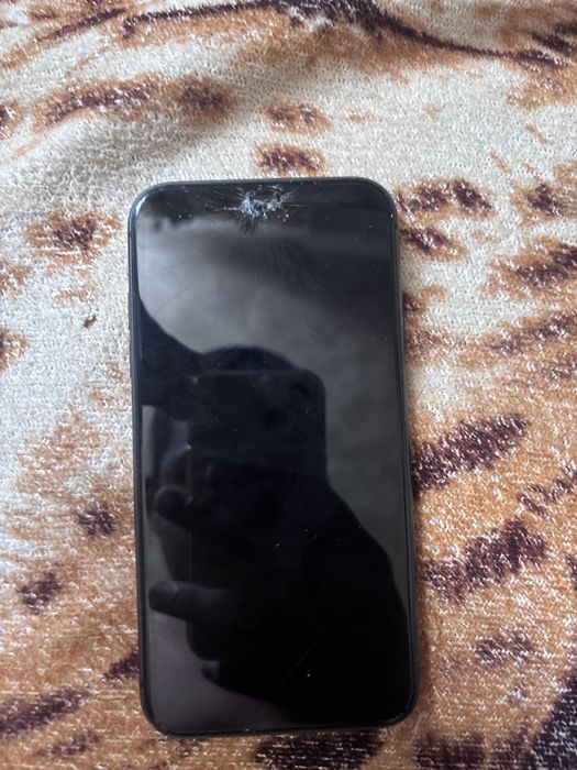 Продавам Iphone11 64gb