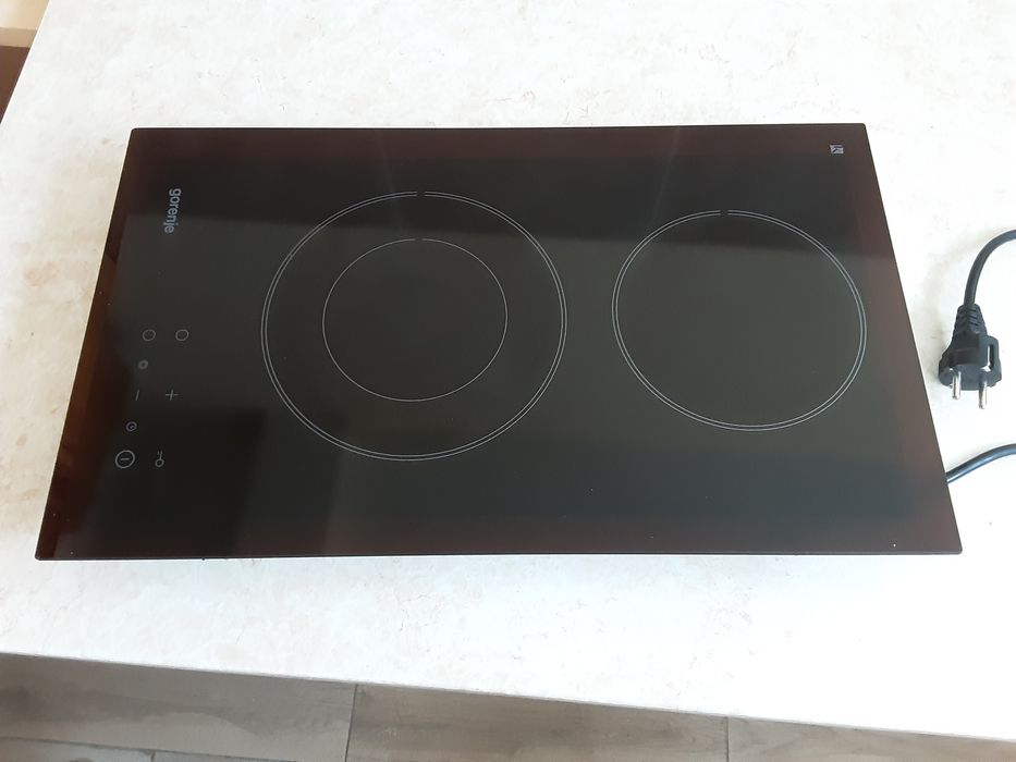 Стъклокерамичен плот за вграждане Gorenie с два  котлона