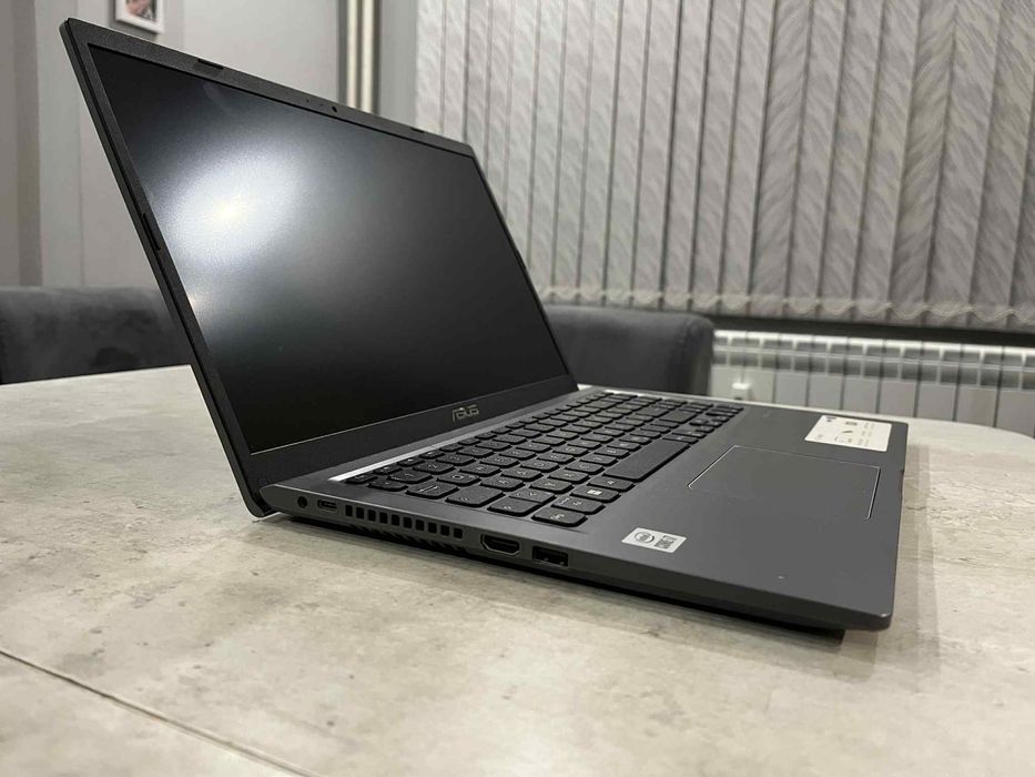 Лаптоп Asus перфектен